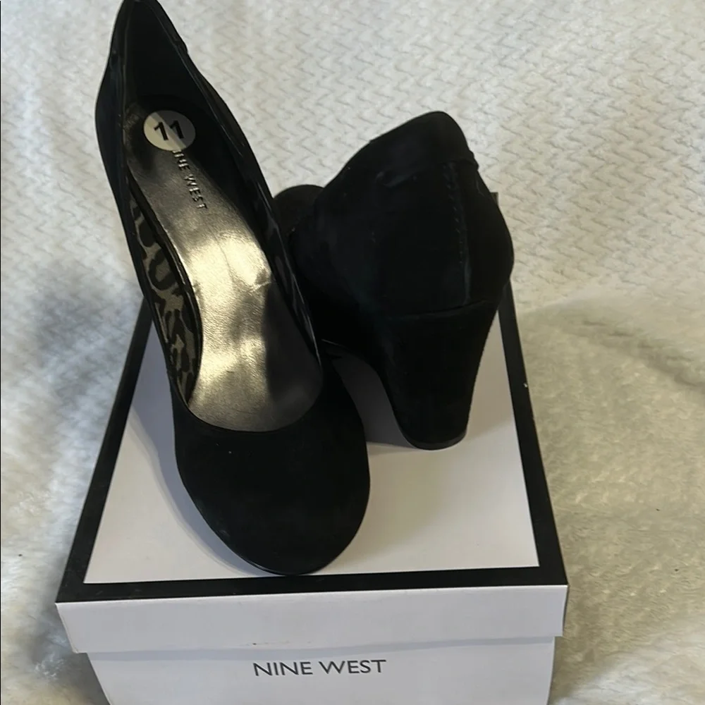Nine West Black Wedge Shoes Elegant Design - Picture 3 of 8